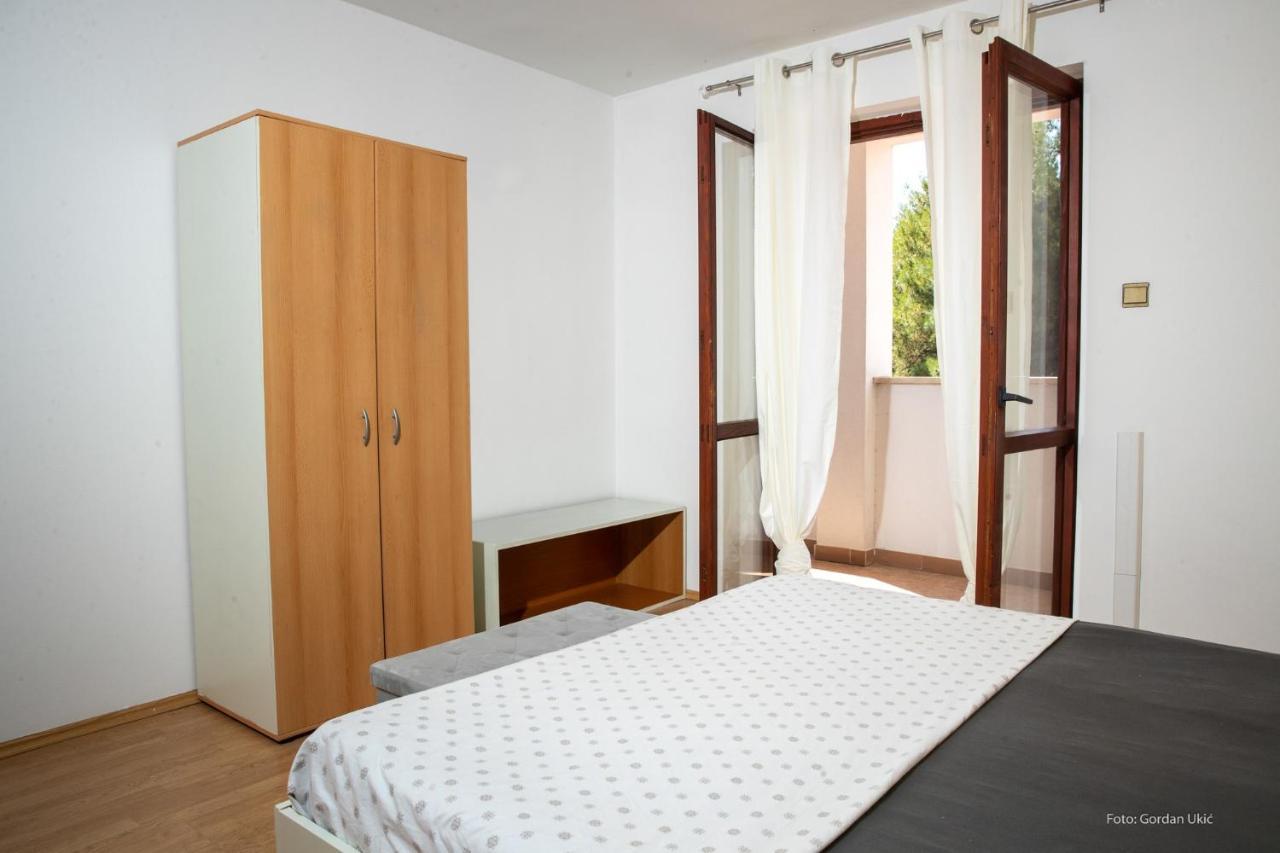 Apartment Midea Ровінь Екстер'єр фото